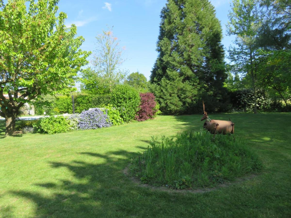 Chez Pierre Et Caroline Bed and Breakfast Les Herbiers Εξωτερικό φωτογραφία